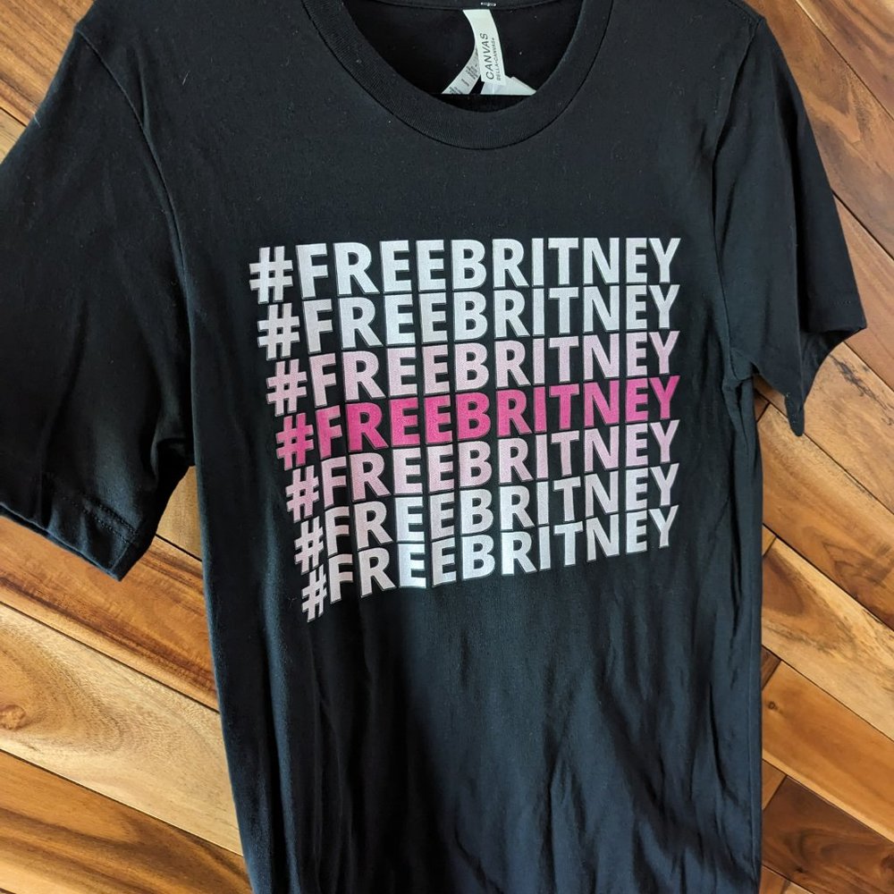 🎉 4 for $25 🎉 FREE BRITNEY Short Sleeve Crew Neck T Shirt NWT - Picture 3 of 8